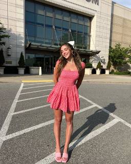 Kendall Vertes feet photo 1