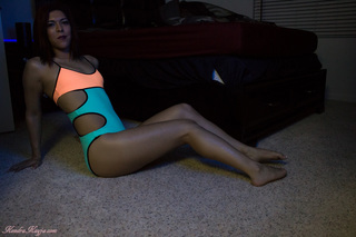 Kendra Sinclair feet photo thumbnail