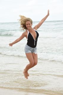 Kendra Wilkinson feet photo thumbnail