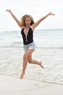 Kendra Wilkinson feet photo thumbnail