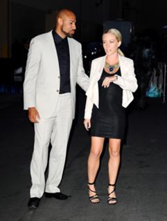 Kendra Wilkinson feet photo thumbnail