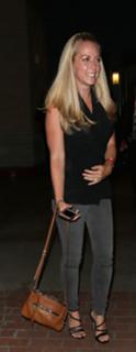 Kendra Wilkinson feet photo thumbnail