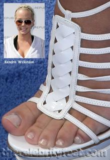 Kendra Wilkinson feet photo thumbnail