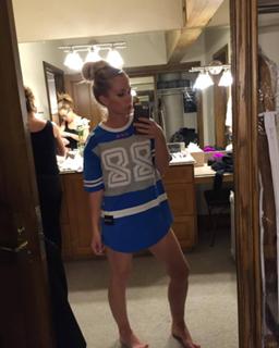 Kendra Wilkinson feet photo thumbnail