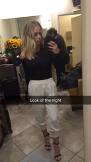 Kendra Wilkinson feet photo thumbnail