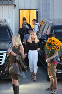 Kendra Wilkinson feet photo thumbnail