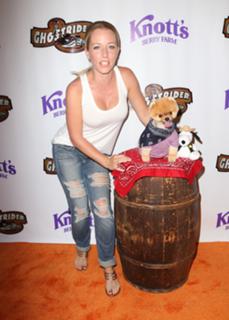 Kendra Wilkinson feet photo thumbnail