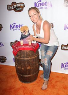 Kendra Wilkinson feet photo thumbnail