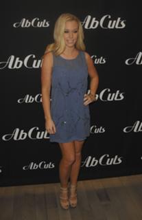 Kendra Wilkinson feet photo thumbnail