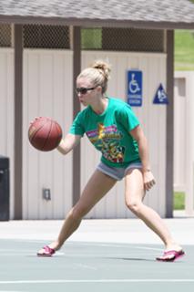 Kendra Wilkinson feet photo thumbnail
