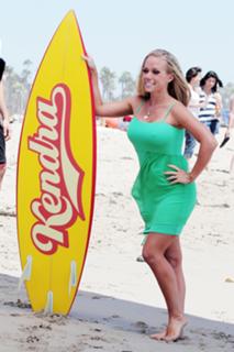 Kendra Wilkinson feet photo thumbnail
