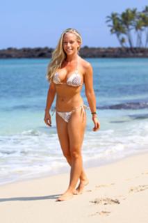 Kendra Wilkinson feet photo thumbnail