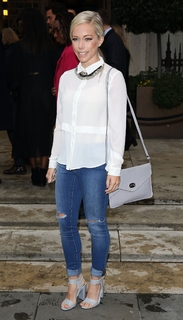 Kendra Wilkinson feet photo thumbnail