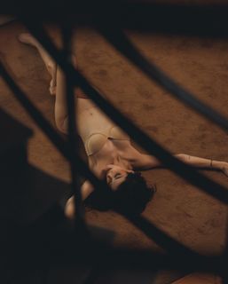 Kenia Os feet photo thumbnail