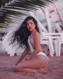 Kenia Os feet photo thumbnail