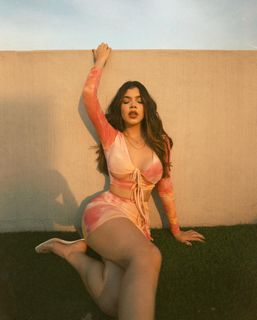 Kenia Os feet photo thumbnail