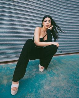 Kenia Os feet photo thumbnail