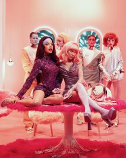 Kenia Os feet photo thumbnail