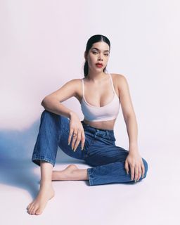 Kenia Os feet photo thumbnail