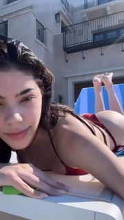 Kenia Os feet photo thumbnail