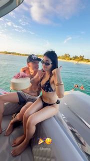 Kenia Os feet photo thumbnail