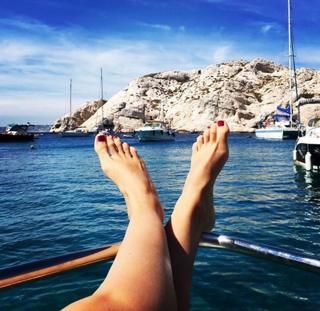 Kenza Farah feet photo 3