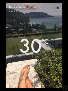 Kenza Farah feet photo 1