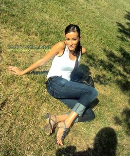 Kenza Farah feet photo 1