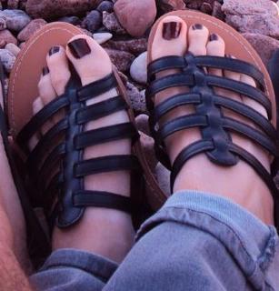 Kenza Farah feet photo 5