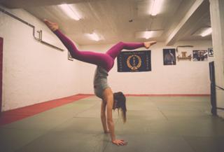 Kenza Zouiten feet photo 8
