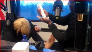 Keri Hilson feet photo thumbnail