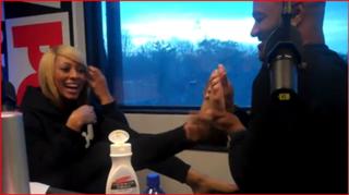 Keri Hilson feet photo thumbnail