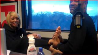 Keri Hilson feet photo thumbnail