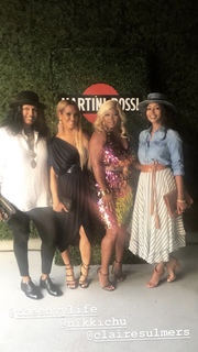 Keri Hilson feet photo thumbnail