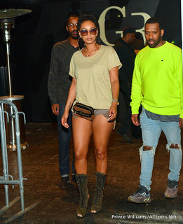 Keri Hilson feet photo thumbnail