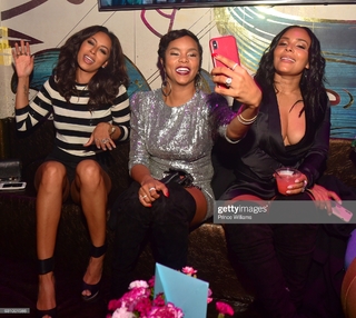 Keri Hilson feet photo thumbnail