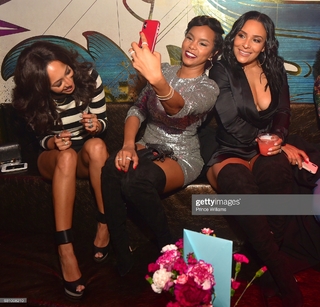 Keri Hilson feet photo thumbnail