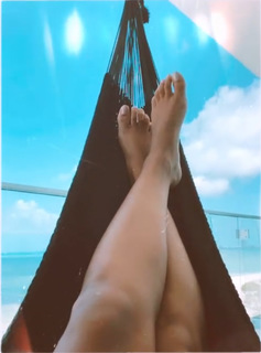 Keri Hilson feet photo thumbnail