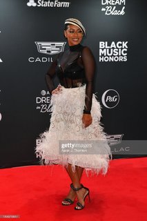 Keri Hilson feet photo thumbnail