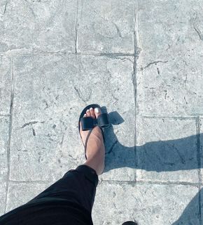 Keri Hilson feet photo thumbnail