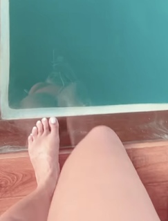 Keri Hilson feet photo thumbnail