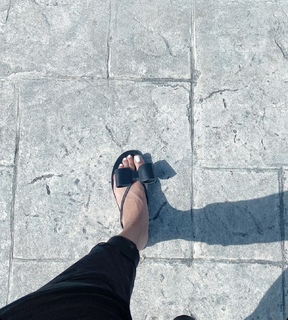 Keri Hilson feet photo thumbnail