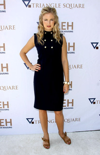 Keri Lynn Pratt feet photo 1