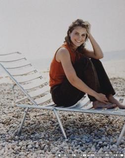 Keri Russell feet photo thumbnail