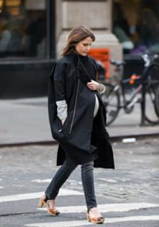 Keri Russell feet photo thumbnail