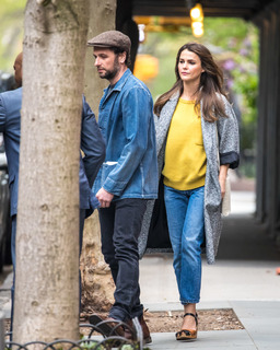 Keri Russell feet photo thumbnail