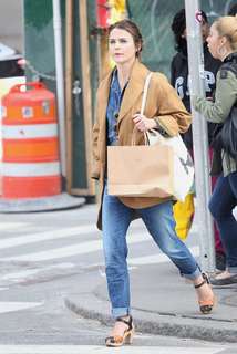 Keri Russell feet photo thumbnail