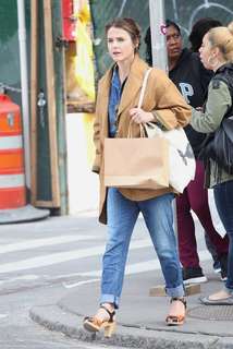 Keri Russell feet photo thumbnail