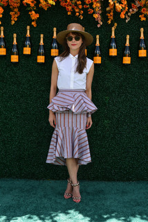 Keri Russell feet photo thumbnail
