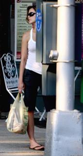 Keri Russell feet photo thumbnail